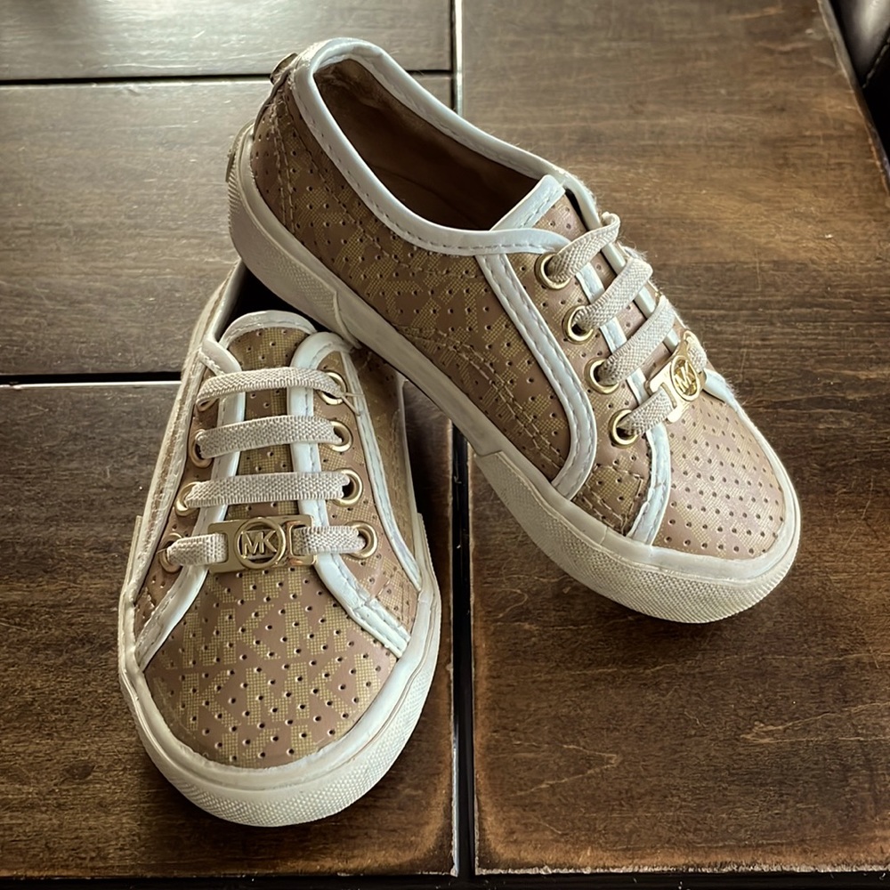 MK  girls keds